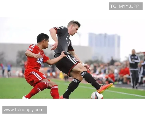 足球穿裆过人技巧揭秘让你在球场上轻松突破对手防线的秘诀