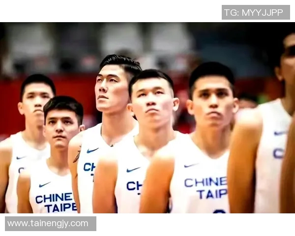 中国男篮迎战立陶宛队全力争胜展现实力与团队精神